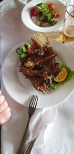 Grillezett bárányborda Krujában